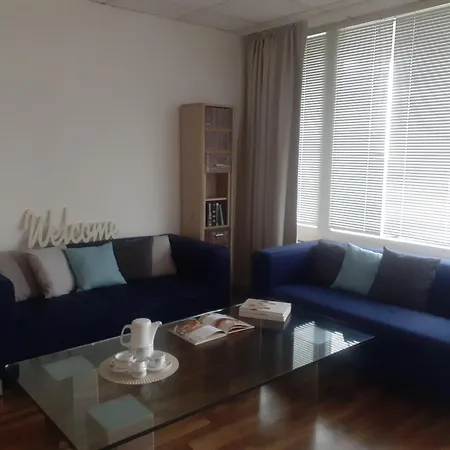 Mit Kuche- Loggia- Wifi Apartment *